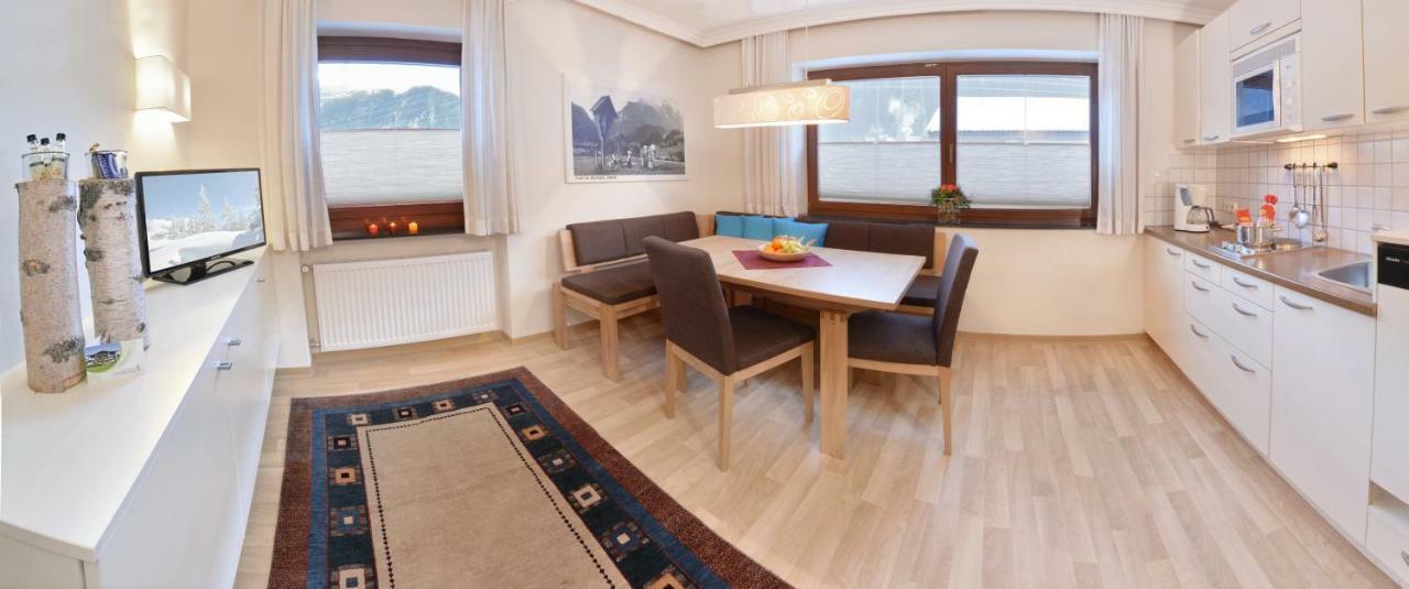 Gaestehaus Oblasser Mayrhofen Buitenkant foto